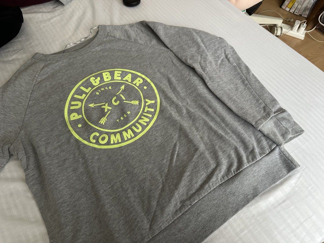 Gray Pull & Bear Sweater Longsleeve (Category: Longsleeves) located in Quezon City. Submitted by tangled8 (Listing ID 1459746618, Image 2). Description: .