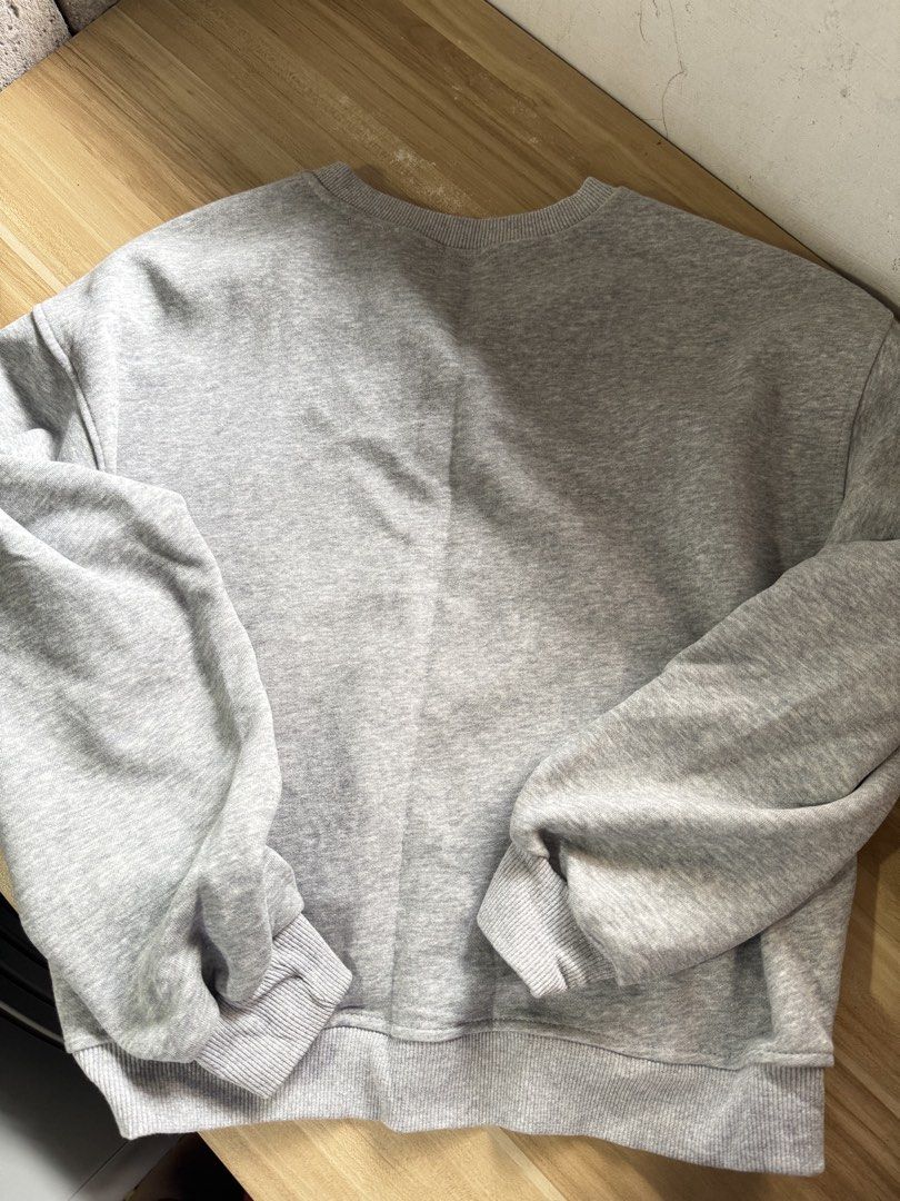 Grey Jacket (Category: Coats, Jackets and Outerwear) located in Caloocan City. Submitted by avaia.preloved (Listing ID 1459725275, Image 3). Description: 🏷️ no brand fit small to medium! 📍north caloocan / sm caloocan shipping via jnt or lalamove .
