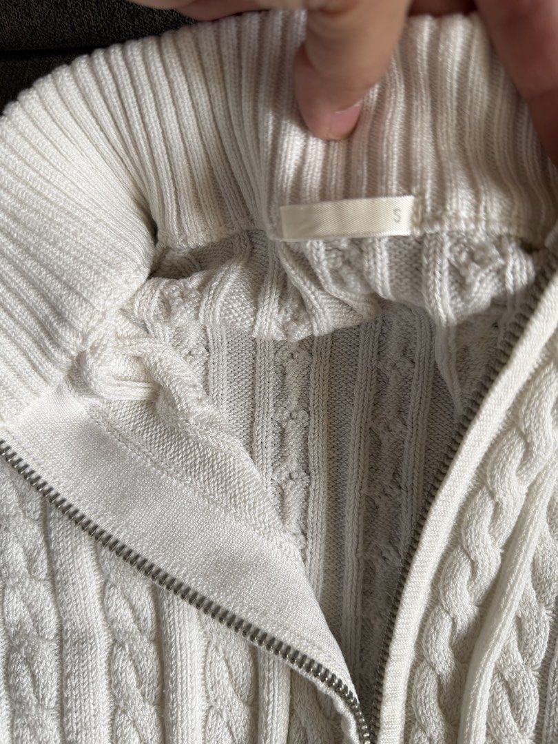 GU White Knitted Cardigan - Size S (Category: Coats, Jackets and Outerwear) located in Quezon City. Submitted by meemeec (Listing ID 1459831600, Image 2). Description: No low ballers pls .