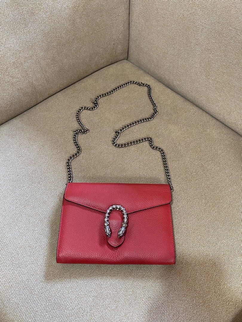 Gucci leather Cross body bag (Category: Cross-body Bags) located in Bayugan. Submitted by reymarcastro56 (Listing ID 1459829078, Image 1). Description: Gucci leather cross body bag Excellent No flaws Sign of usage .