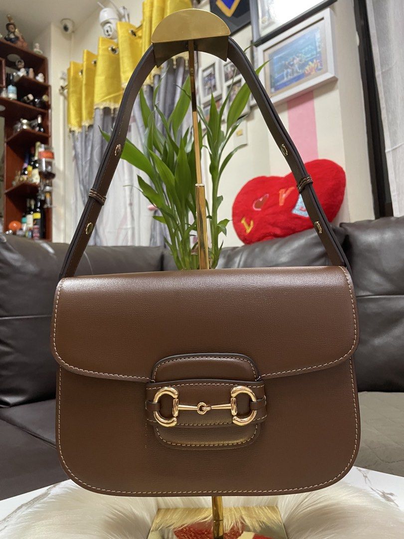Gucci Shoulder Bag (Category: Luxury Bags & Wallets) located in Mandaue City. Submitted by ludz_0246 (Listing ID 1459837801, Image 1). Description: Coded Dustbag Two Way Bag Adjustable Strap Gucci Zipper In 25cm Brown No Issue .