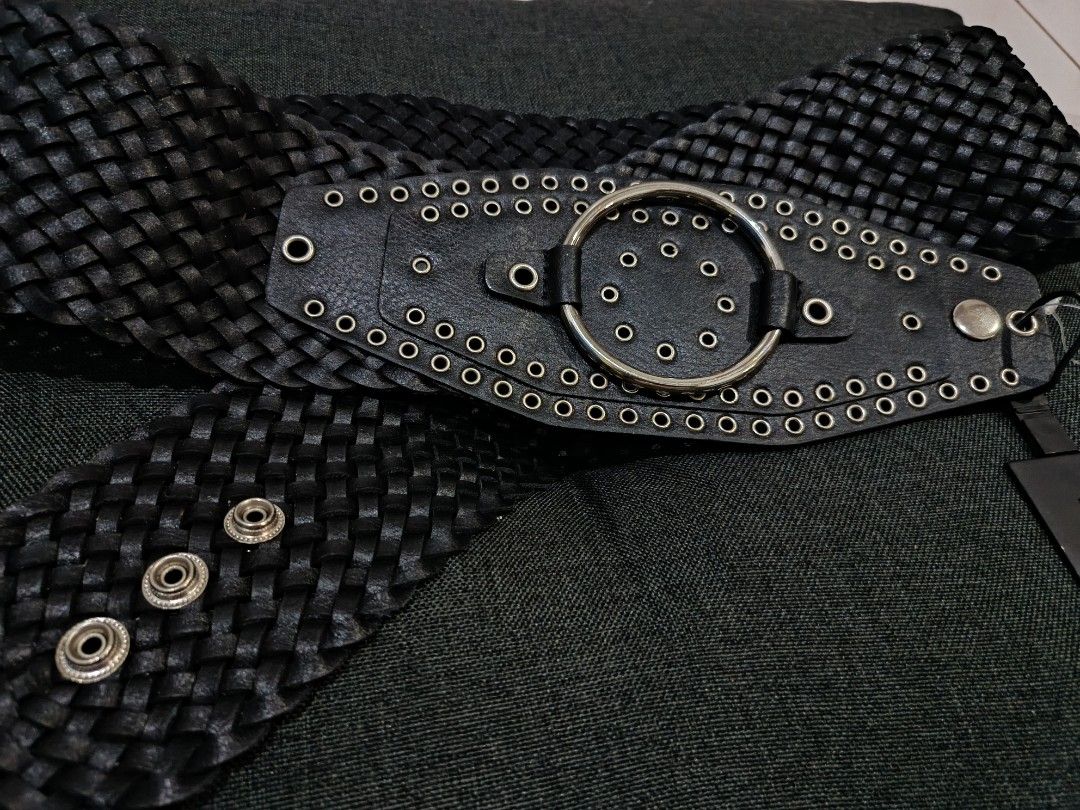 GUESS Belt (Category: Belts) located in Manila. Submitted by dear__riri__ (Listing ID 1459777830, Image 2). Description: Authentic/ Og guess belt.