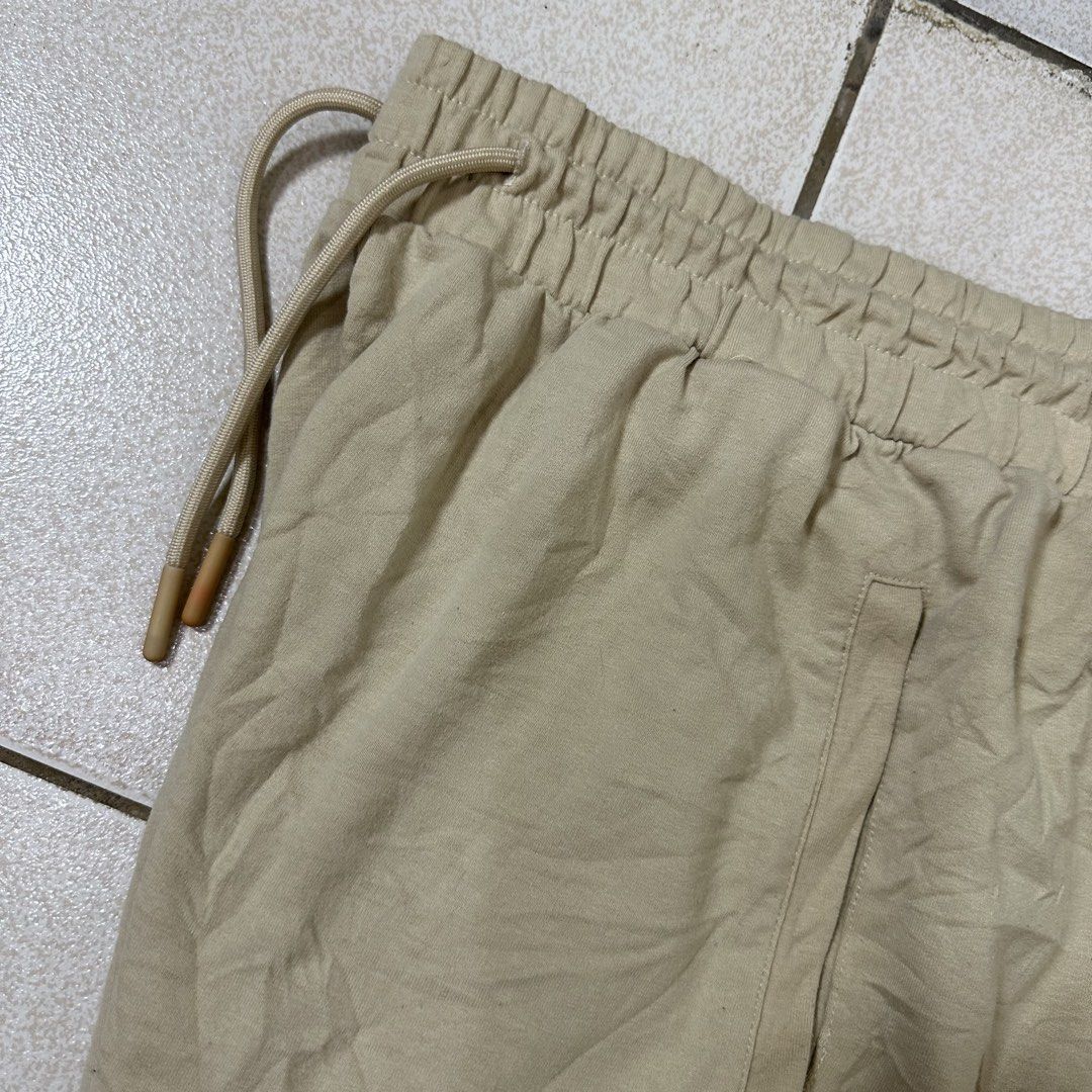 GYMSHARK (Category: Shorts) located in Roxas City. Submitted by itserks14 (Listing ID 1459820629, Image 3). Description: GYMSHARK SHORTS.