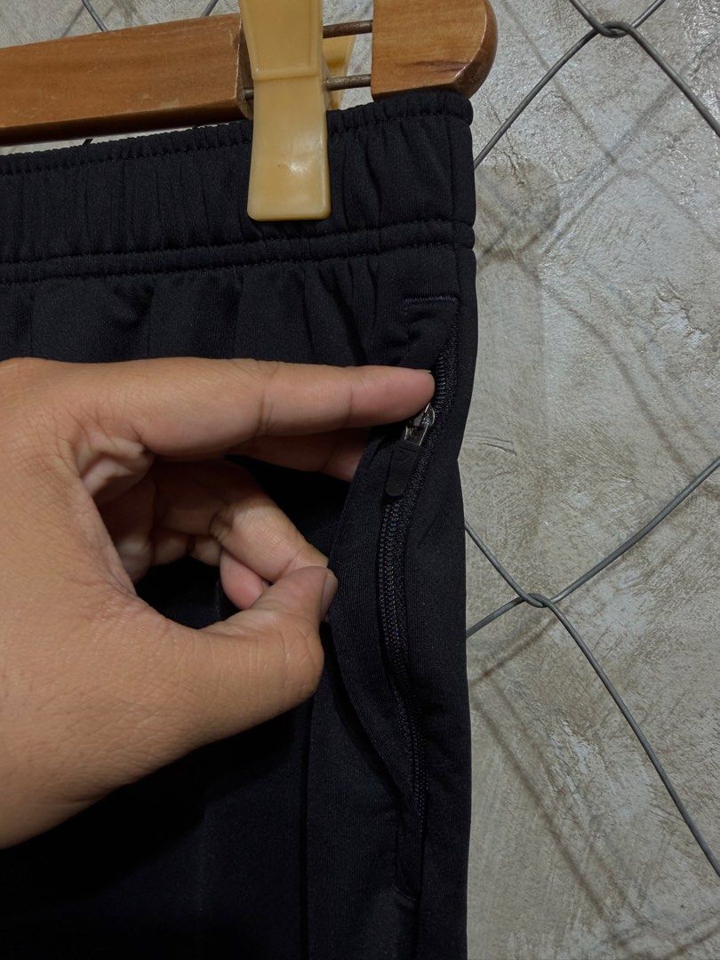 Gymshark Black Training Joggers (Category: Joggers) located in Manila. Submitted by ardobe.mnl (Listing ID 1459839380, Image 3). Description: Gymshark Arrival Knit Black Joggers. Size: Medium Dimes: 29-35 W x 37” L Condition: Good asnew Flaw: None! Dm for inquiries! 🛒📥.