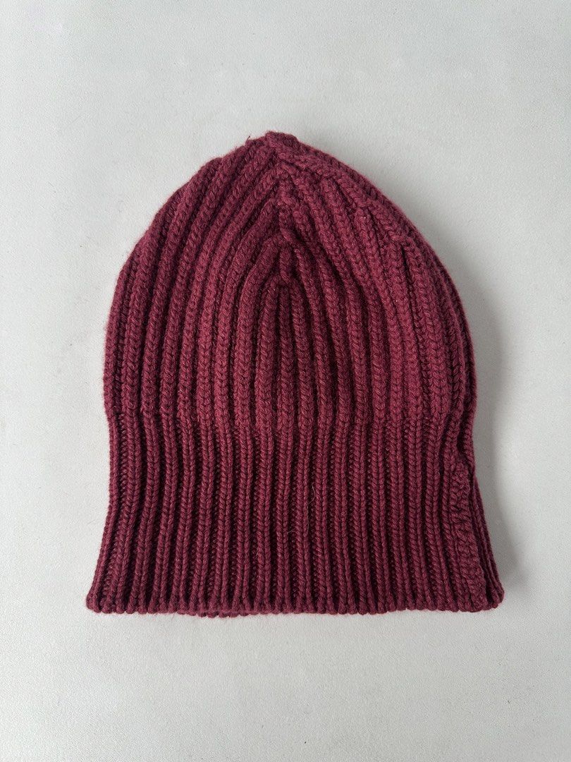 Hermès Cashmere Beanie (Category: Luxury Accessories) located in Pasig City. Submitted by worn2wice (Listing ID 1459831896, Image 3). Description: Size Medium Excellent condition No copyright infringement intended. This post is for resale purposes only. All trademarks, logos, and brand names belong to their respective owners. .