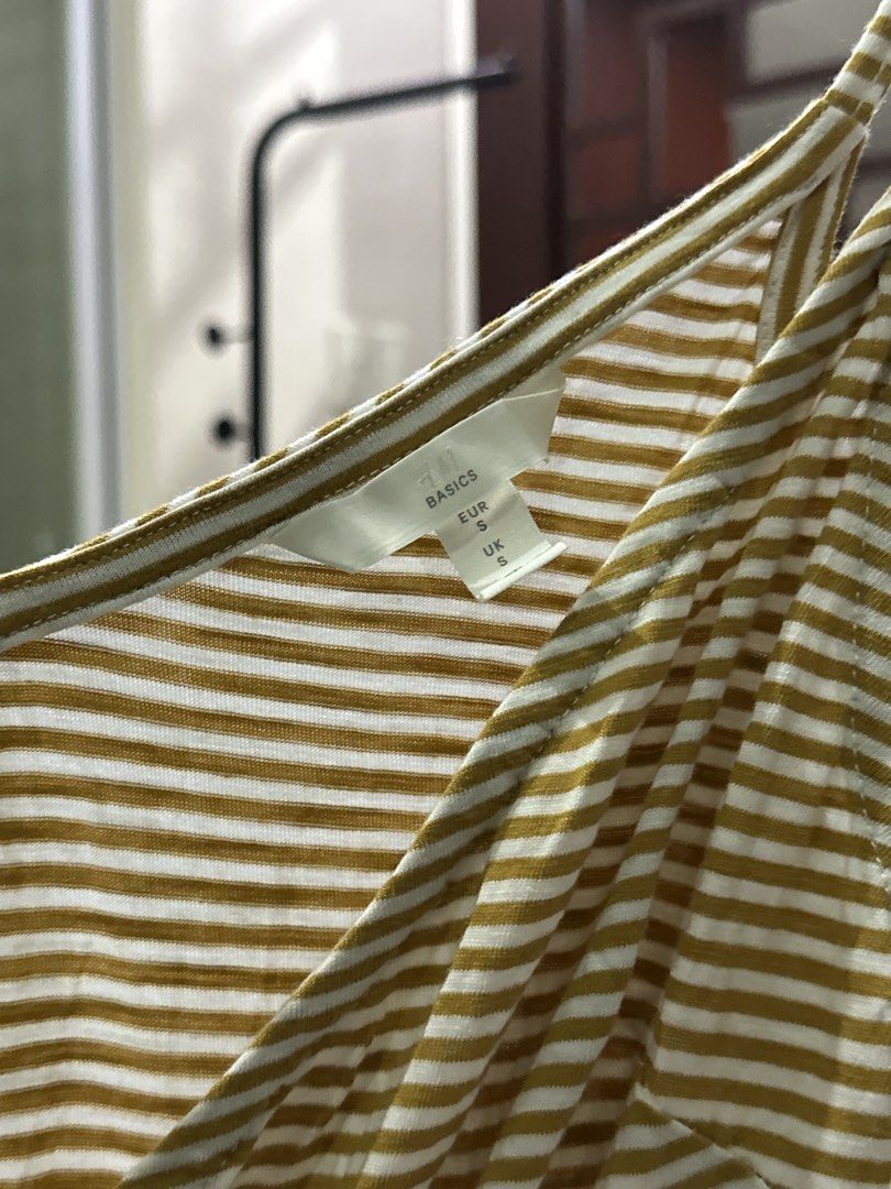 H&M Dress (Category: Dresses) located in Quezon City. Submitted by riavero (Listing ID 1459834360, Image 2). Description: Stock item — defect: Stain & run (last photo) — presko pa din — Bust relaxed at 30” — never nasuot ⚠️ Disclaimer: MPO (Mall Pull-Out) pieces are authentic BUT, these are mall stocks/rejects due to factory defects, so kindly manage your expectations as some pieces may have factory defects..