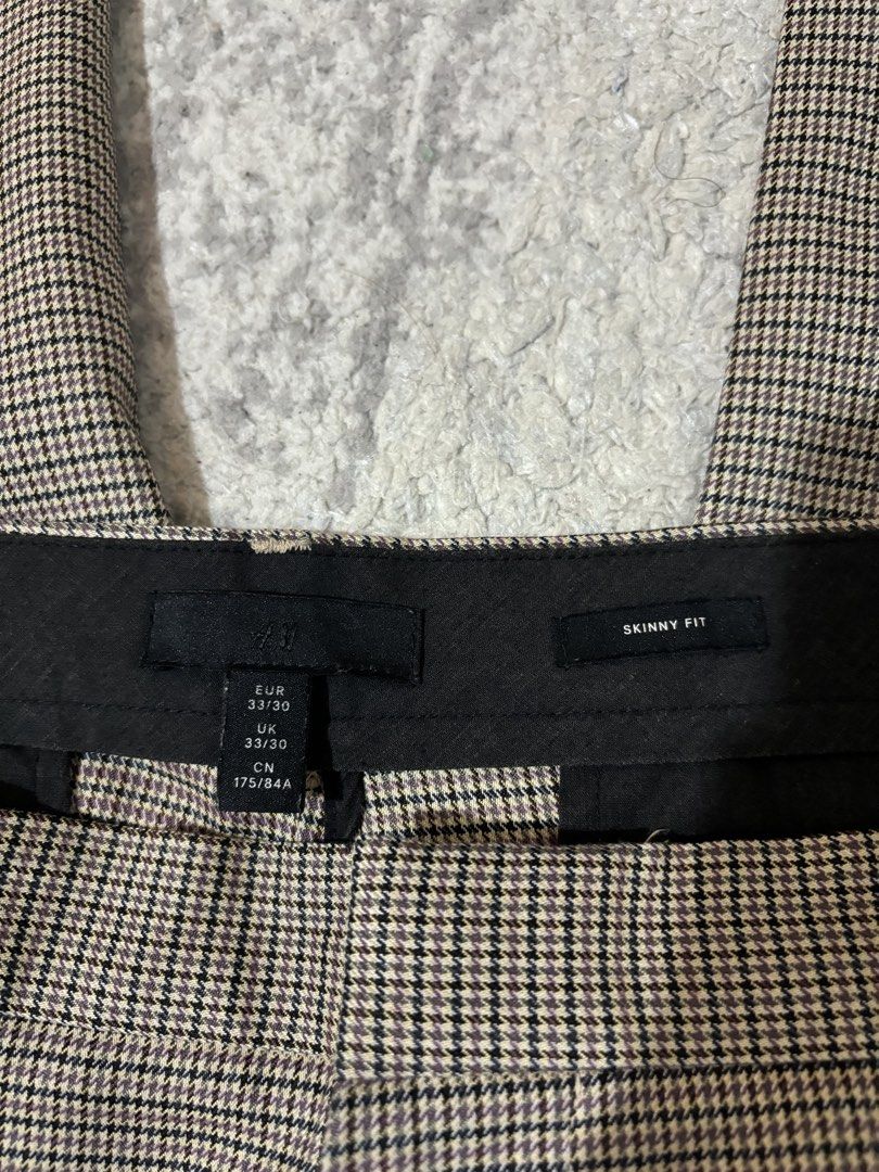 H&M Houndstooth Mens Trousers (Category: Jeans) located in Bulacan. Submitted by janeeeeelleeeee (Listing ID 1459889232, Image 3). Description: H&M Mens Trousers - W36, L37 - like new condition - mall-bought ₱400.