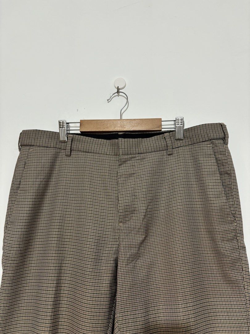 H&M Houndstooth Mens Trousers (Category: Jeans) located in Bulacan. Submitted by janeeeeelleeeee (Listing ID 1459889232, Image 2). Description: H&M Mens Trousers - W36, L37 - like new condition - mall-bought ₱400.