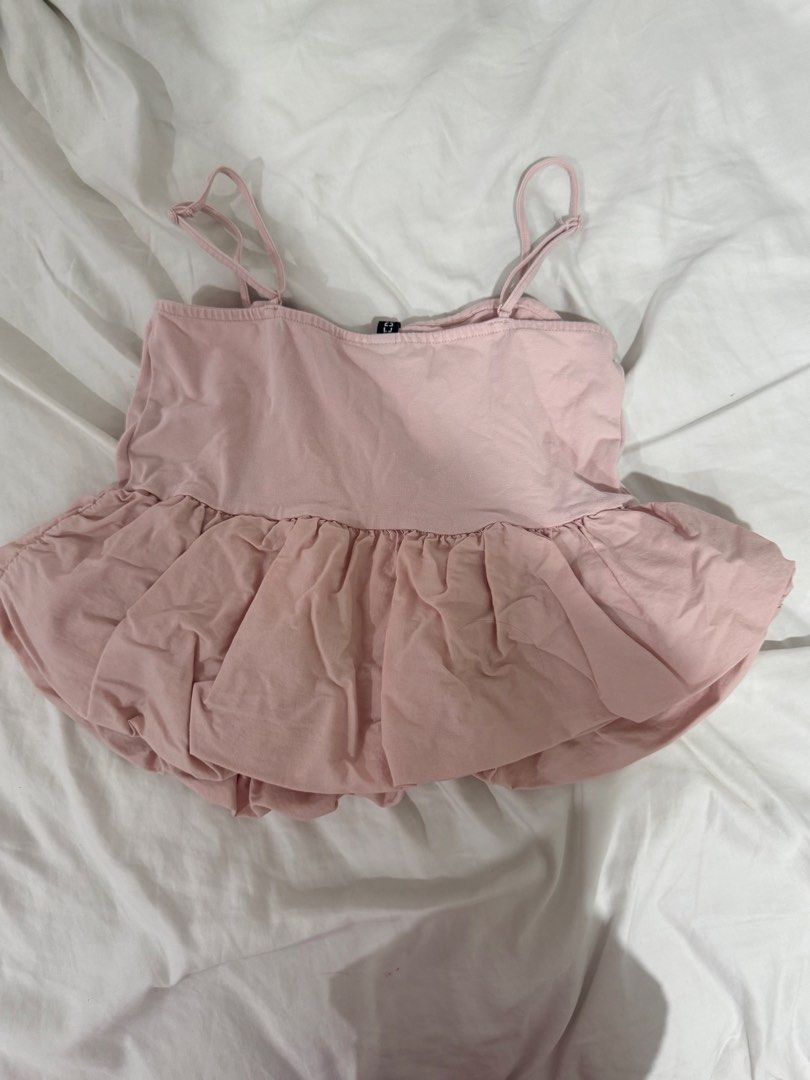H&M PINK BALLOON TOP (Category: Sleeveless) located in Manila. Submitted by ikaielai (Listing ID 1459747983, Image 2). Description: hnm used thrice can haggle as long as get within the day.