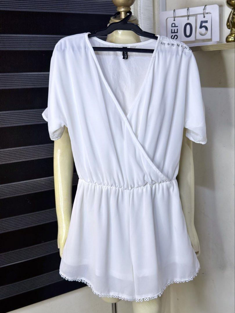 H&M ROMPERS (A12) (Category: Rompers) located in Bulacan. Submitted by nicolaiscloset (Listing ID 1459817122, Image 2). Description: .