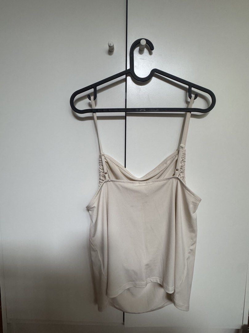 H&M Top (Category: Sleeveless) located in Valenzuela. Submitted by aikeeee (Listing ID 1459822448, Image 2). Description: .