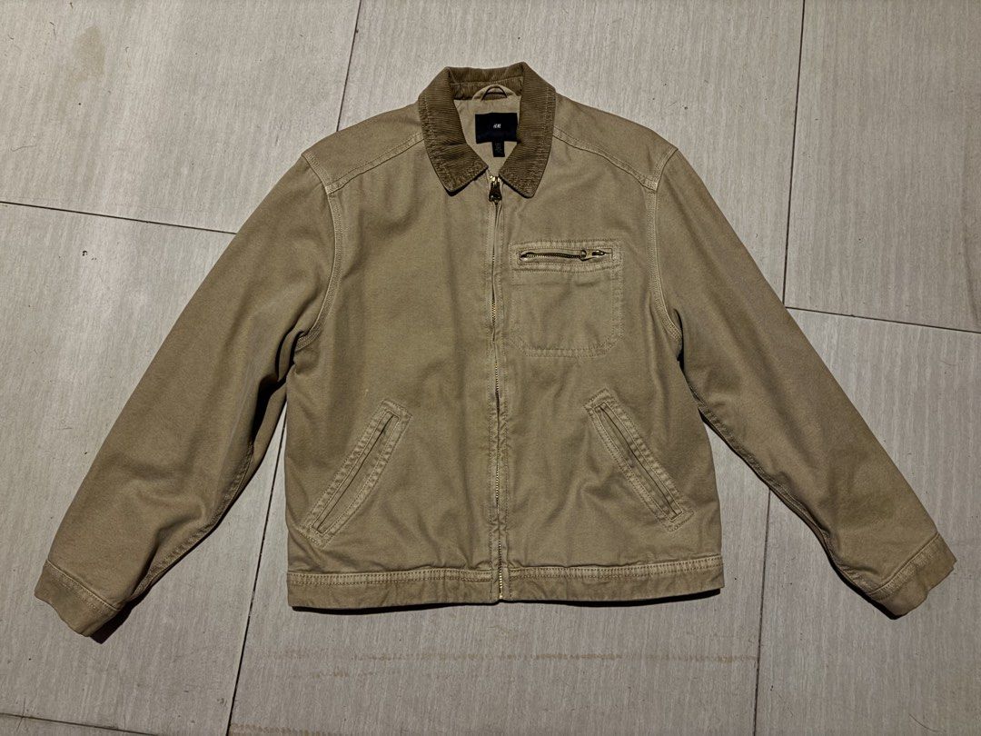 H&M Workwear Jacket (Category: Coats, Jackets and Outerwear) located in Antipolo. Submitted by h0lygrailz (Listing ID 1459811179, Image 1). Description: H&M workwear Jacket with Corduroy Collar original Size: Small Color: Khaki / Taupe Condition: Like New Only worn twice. No stains, holes, damage, or issues. Very clean and well-kept. P2,500 + shipping Antipolo RFS: Rarely worn / decluttering Please see photos for actual condition. Open for reason