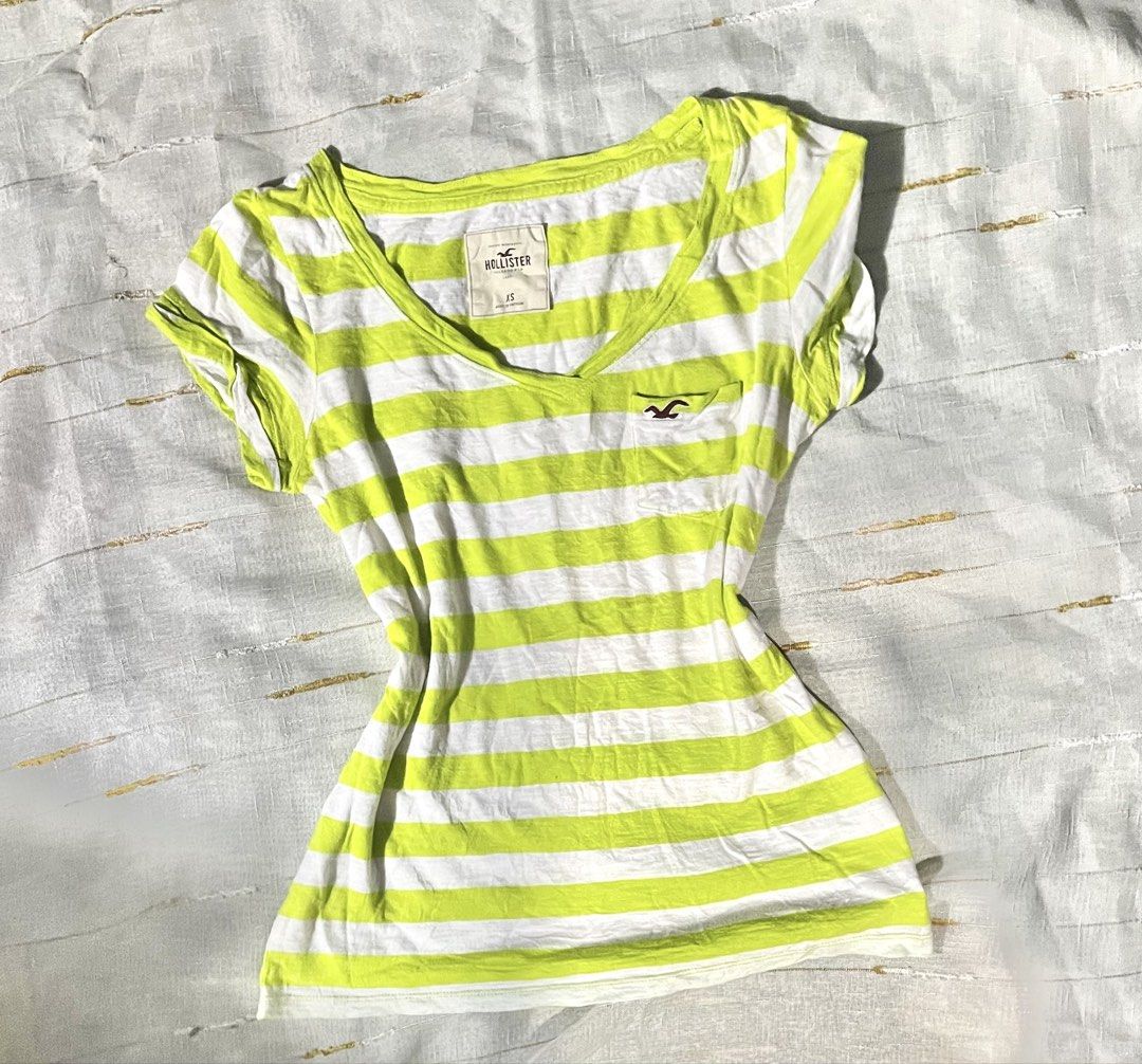 Hollister y2k top (Category: Others Tops) located in Makati City. Submitted by chromedollph (Listing ID 1459874802, Image 1). Description: .