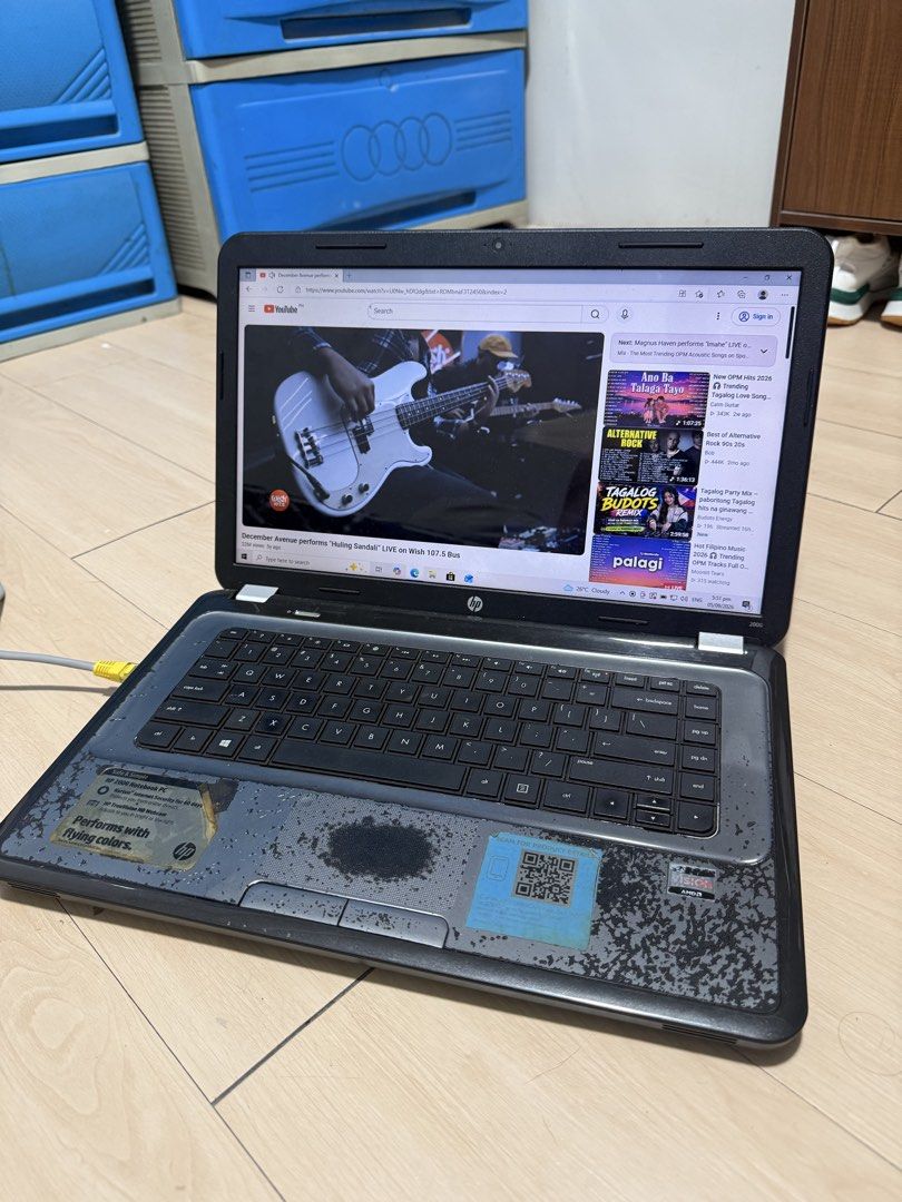 HP 2000 Notebook PC (Category: Laptops & Notebooks) located in Caloocan City. Submitted by stevendgzmn (Listing ID 1459796406, Image 3). Description: Specs: * AMD E-300 APU with Radeon HD Graphics * 4GB RAM * 320GB HDD * Windows 10 22H2 64-bit * Built-in DVD/CD drive * Battery is still working — can be used even without the charger plugged in * Original charger included Condition: * Boots and works properly * Everything is working except the buil