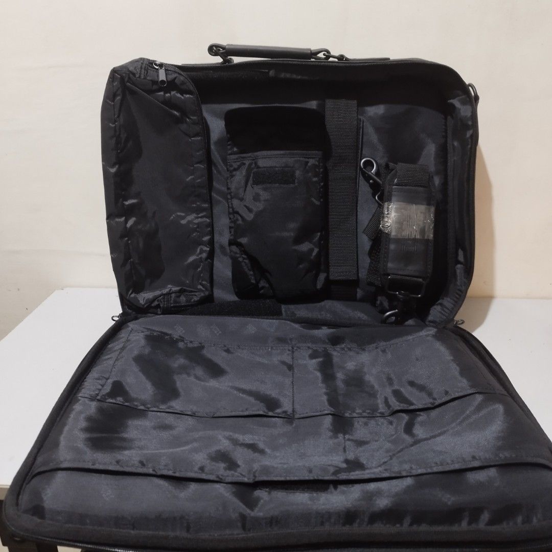 IBM ThinkPad Black Leather Laptop Bag (Category: Laptop Bags & Sleeves) located in Manila. Submitted by love.aiden (Listing ID 1459858931, Image 2). Description: - Classic black IBM ThinkPad laptop bag - Made of durable leather - Multiple interior compartments for accessories and laptop - Sturdy handle for comfortable carrying - Smooth, reliable zippers - Ideal for transporting your tech essentials.