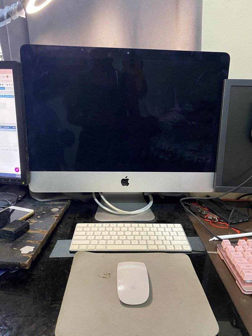 iMac (21.5 inch, Late 2015) (Category: Desktops) located in Taguig. Submitted by bellapot13 (Listing ID 1459818507, Image 1). Description: well used with keyboard magic mouse not working specs: iMac (21.5 inch, Late 2015) Processor: 1.6 GHz Dual-Core Intel Core i5 Memory: 8GB 1867 MHz DDR3 Startup Disk: Macintosh HD Storage: 1.6GHz * 1TB (5400-rpm) hard drive * Configurable up to 1TB Fusion Drive or 256GB of flash storage (SSD).
