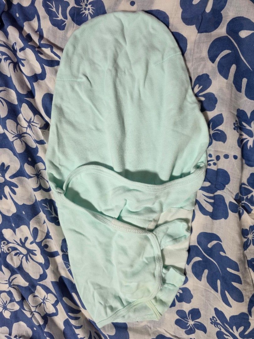 Infant wrap (Category: Diapers & Baby Wipes) located in Cainta. Submitted by shopaholic_grl (Listing ID 1459895771, Image 1). Description: Preloved, bought from the mall..