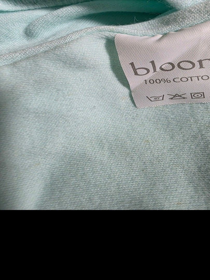 Infant wrap (Category: Diapers & Baby Wipes) located in Cainta. Submitted by shopaholic_grl (Listing ID 1459895771, Image 2). Description: Preloved, bought from the mall..