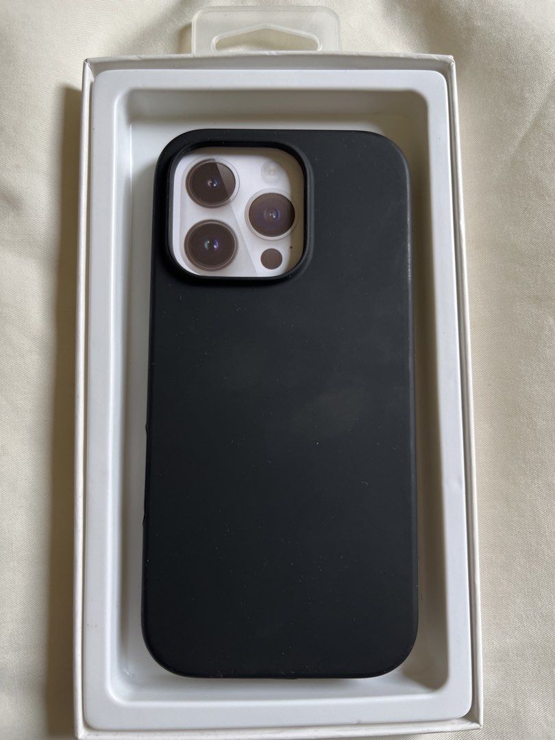 IP16Pro Case (Category: Cases & Covers) located in Pekan. Submitted by dmiaaa790 (Listing ID 1459768536, Image 2). Description: -Want to sell RM 12.00 -Reason to sell (change phone) -chat first before buying.