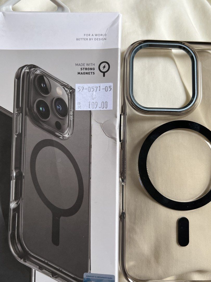 IP16Pro Case (Category: Cases & Covers) located in Pekan. Submitted by dmiaaa790 (Listing ID 1459765171, Image 3). Description: -Never worn - UNIQ Case Original price RM 109.00 -Want to sell RM 70.00 (can negotiate) -Reason to sell (change phone) -chat first before buying.