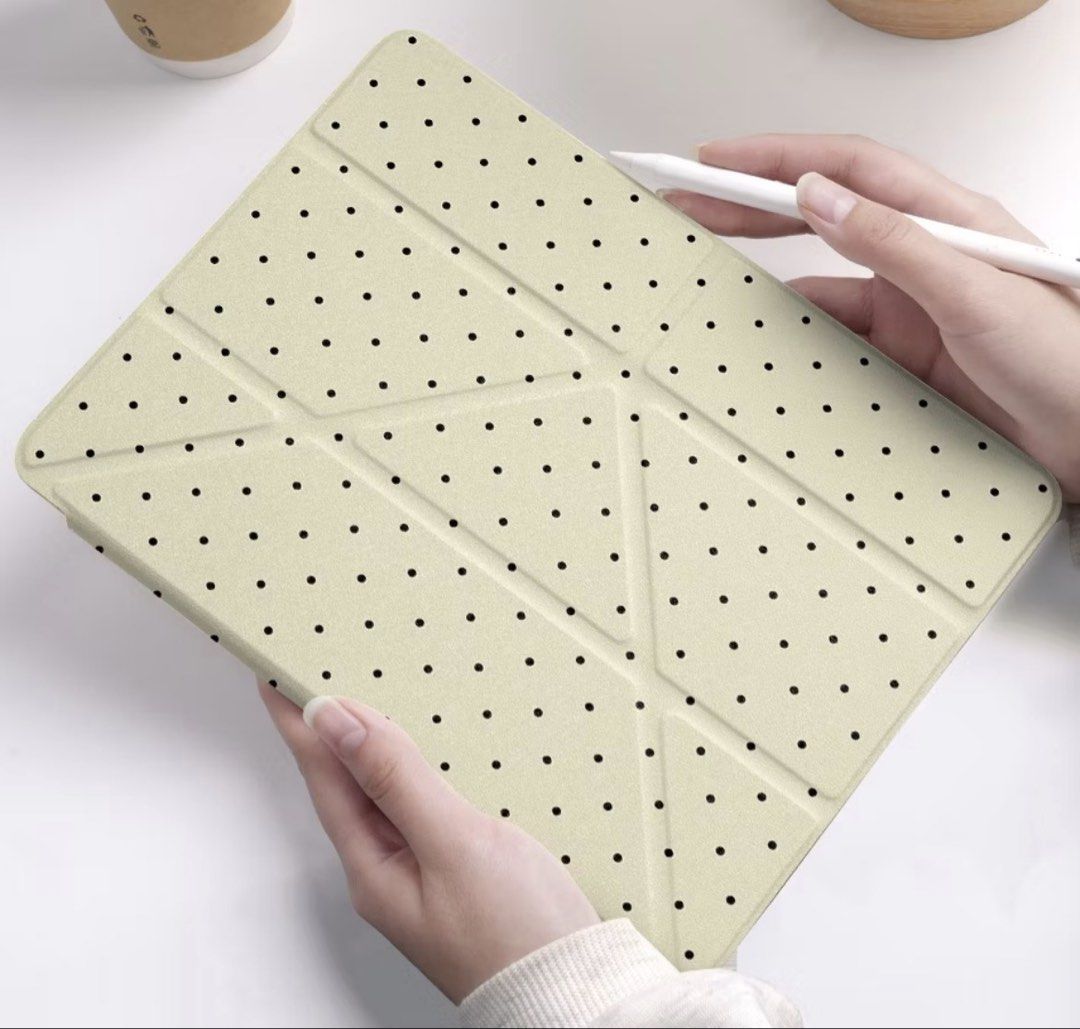 Ipad Air 4th/5th gen Polkadot Case (Category: Cases & Sleeves) located in Manila. Submitted by findsbysteph (Listing ID 1459741506, Image 1). Description: .