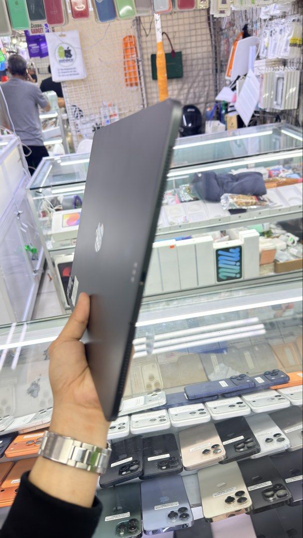 iPad Pro 4th Gen 12.9 With Cellular 256gb (Category: iPad) located in Manila. Submitted by carimgadgets (Listing ID 1459837966, Image 3). Description: .