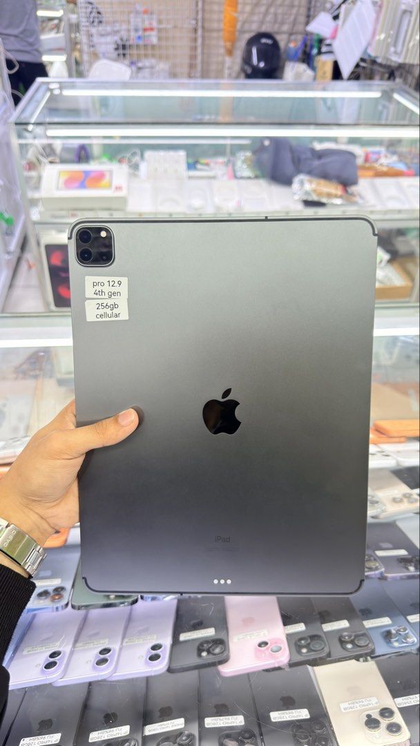 iPad Pro 4th Gen 12.9 With Cellular 256gb (Category: iPad) located in Manila. Submitted by carimgadgets (Listing ID 1459837966, Image 1). Description: .