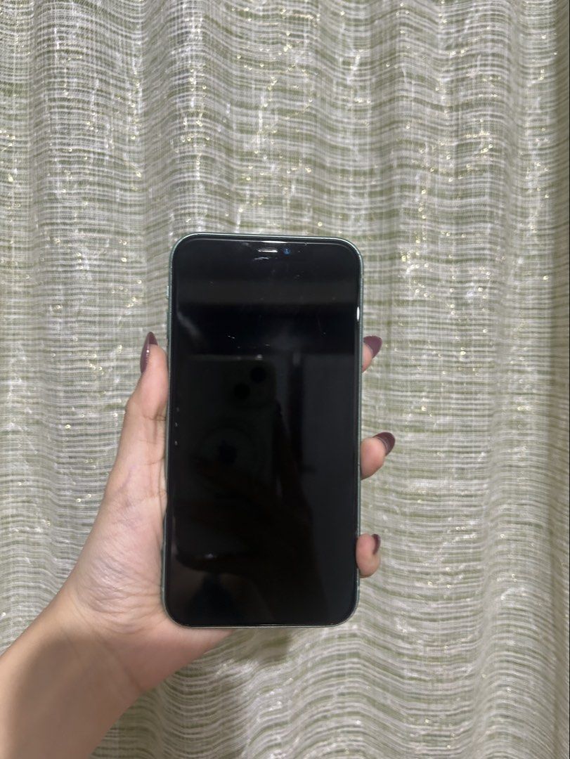 Iphone 11 (Category: iPhone 11 Series) located in Marikina City. Submitted by itslouise0699 (Listing ID 1459836276, Image 1). Description: Needs battery change Minimal scratches Loc: marikina.
