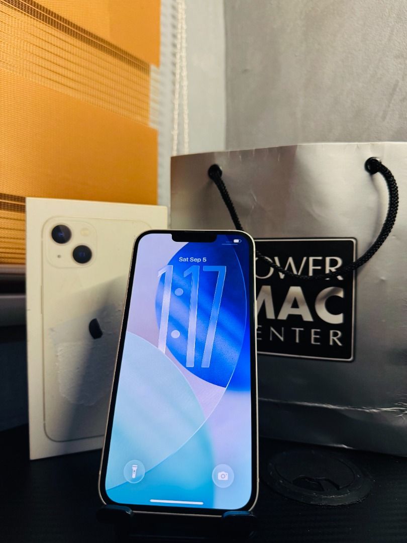 Iphone 13 128gb starlight (Category: iPhone 13 Series) located in Caloocan City. Submitted by fourthieee (Listing ID 1459883462, Image 2). Description: FOR SALE IPHONE 13 128Gb Starlight 86% Battery Health Zp/a Variant 🇵🇭 No Issue No history of repair All working Openline Complete with box and original cord Price: ₱18,000 Slightly Negotiable 📍Lipa City.