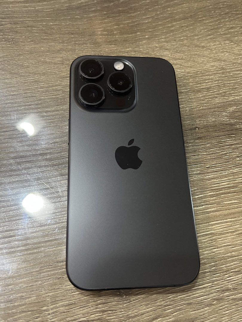 Iphone 15 pro 128Gb (Category: iPhone 15 Series) located in Muntinlupa City. Submitted by goodsbymjp (Listing ID 1459695541, Image 3). Description: - iPhone 15 Pro - 128GB Storage - Color: Black - Includes original box and charging cable.