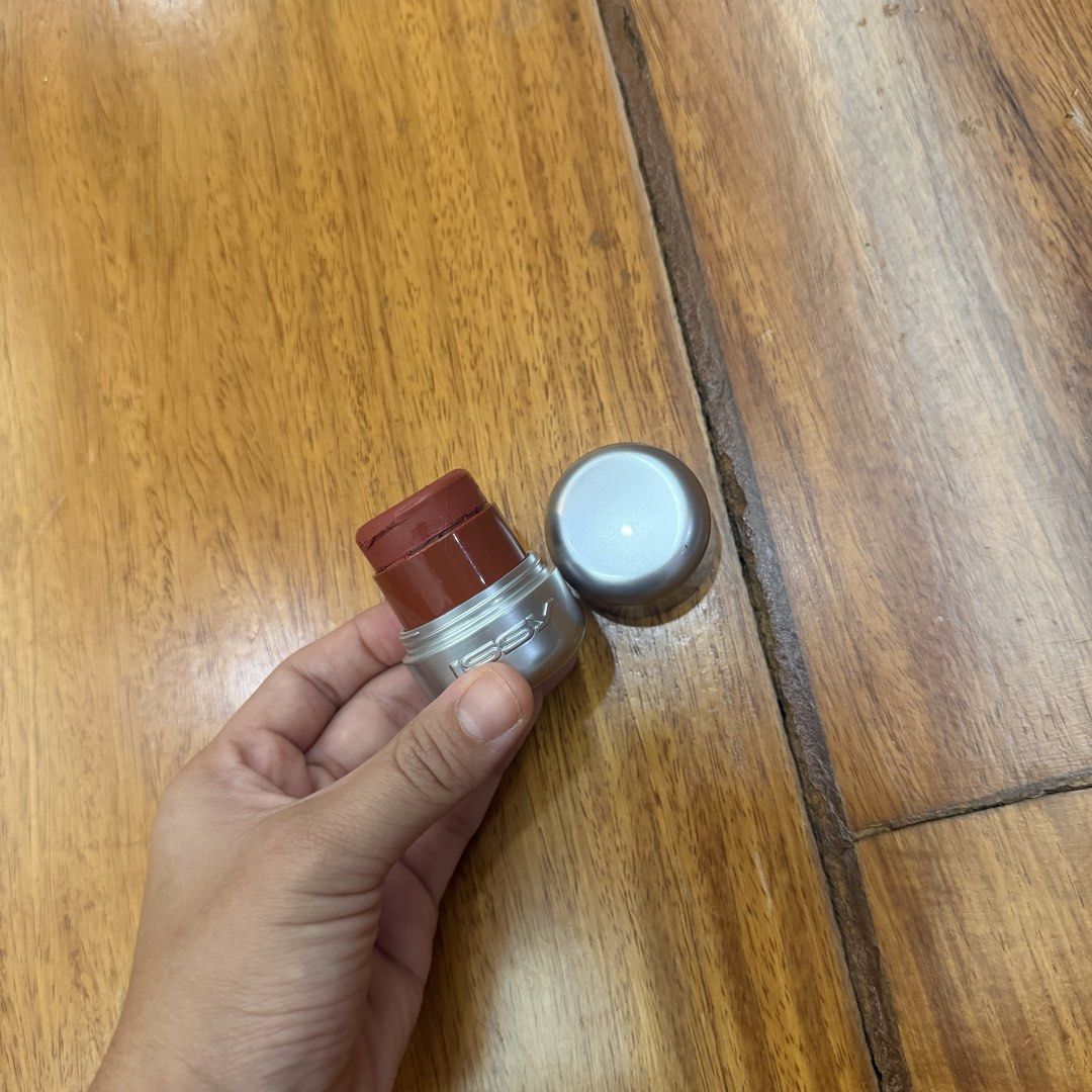 Issy Creme Flush Stick in Savage (Category: Makeup) located in Muntinlupa City. Submitted by myrandomthingz (Listing ID 1459861048, Image 2). Description: USED TWICE ONLY.