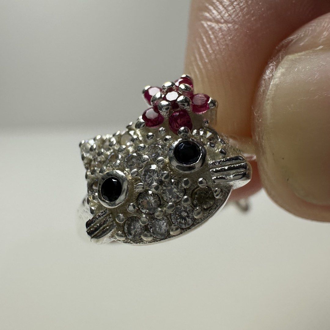 italy silver cute hello kitty adjustable ring 1.5g (Category: Rings) located in Pakil. Submitted by primrosehearts (Listing ID 1459779939, Image 2). Description: authentic 925 italy silver with stamping hypoallergenic stones are untested! size: adjustable grams: 1.5g.