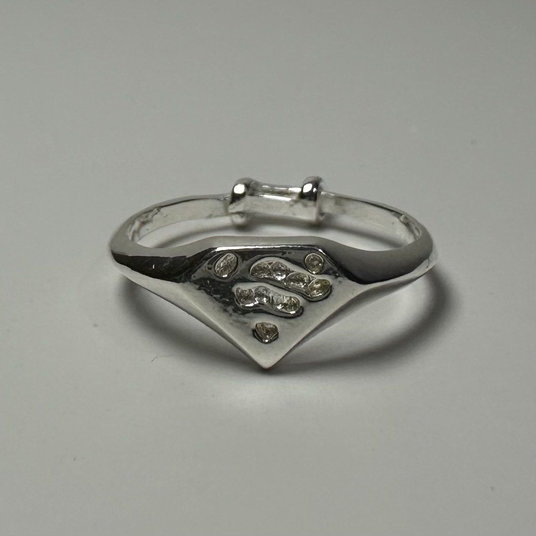 italy silver superman adjustable ring 1.6g (Category: Rings) located in Pakil. Submitted by primrosehearts (Listing ID 1459861654, Image 1). Description: authentic 925 italy silver with stamping hypoallergenic size: adjustable grams: 1.6g.