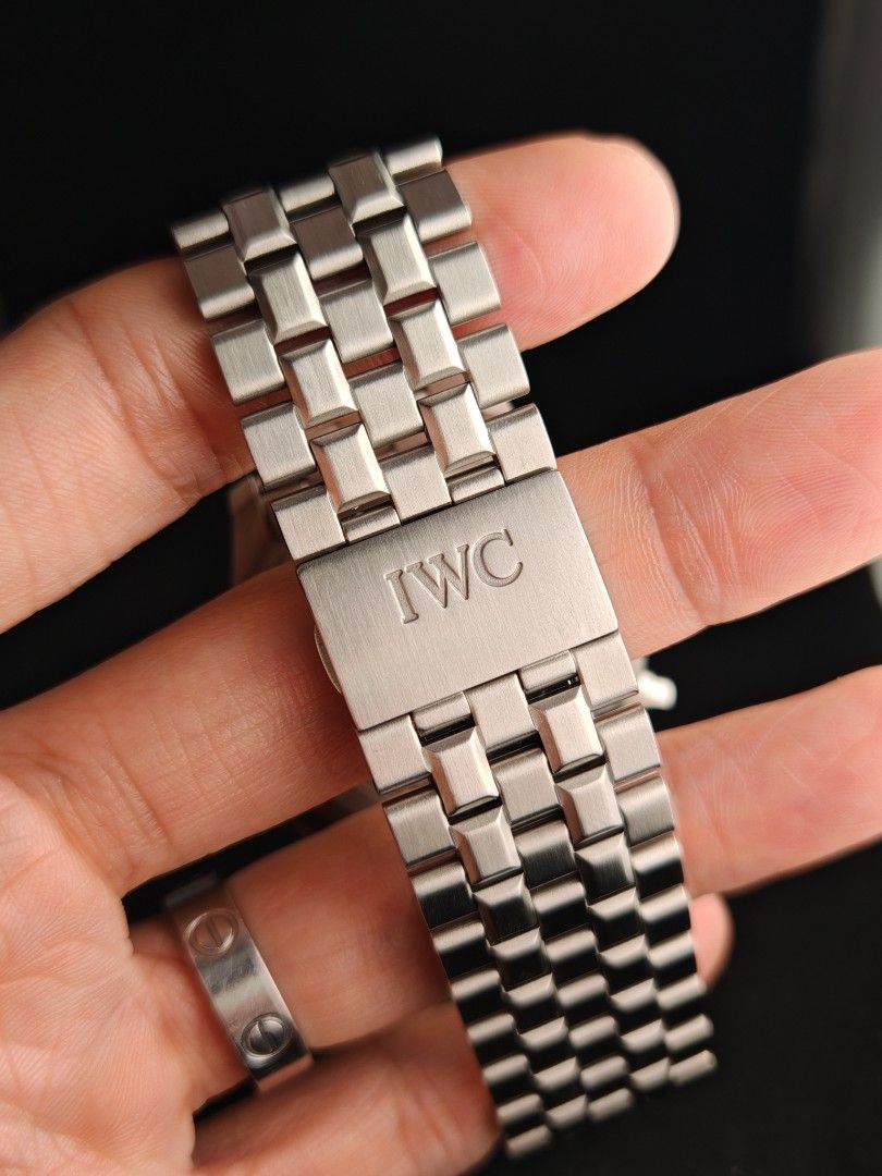 IWC Pilot 3717 Spitfire 42mm (Category: Men's Watches) located in San Juan City. Submitted by MW_888 (Listing ID 1459727344, Image 3). Description: 2022 IWC Pilot Chronograph Spitfire 42mm Ref 3717-05 Automatic 9/10 condition Inclusions: watch, original bracelet fit to approx 7.5" wrist, IWC guarantee card and replacement IWC box *photo reference on 6.5" wrist 240k.