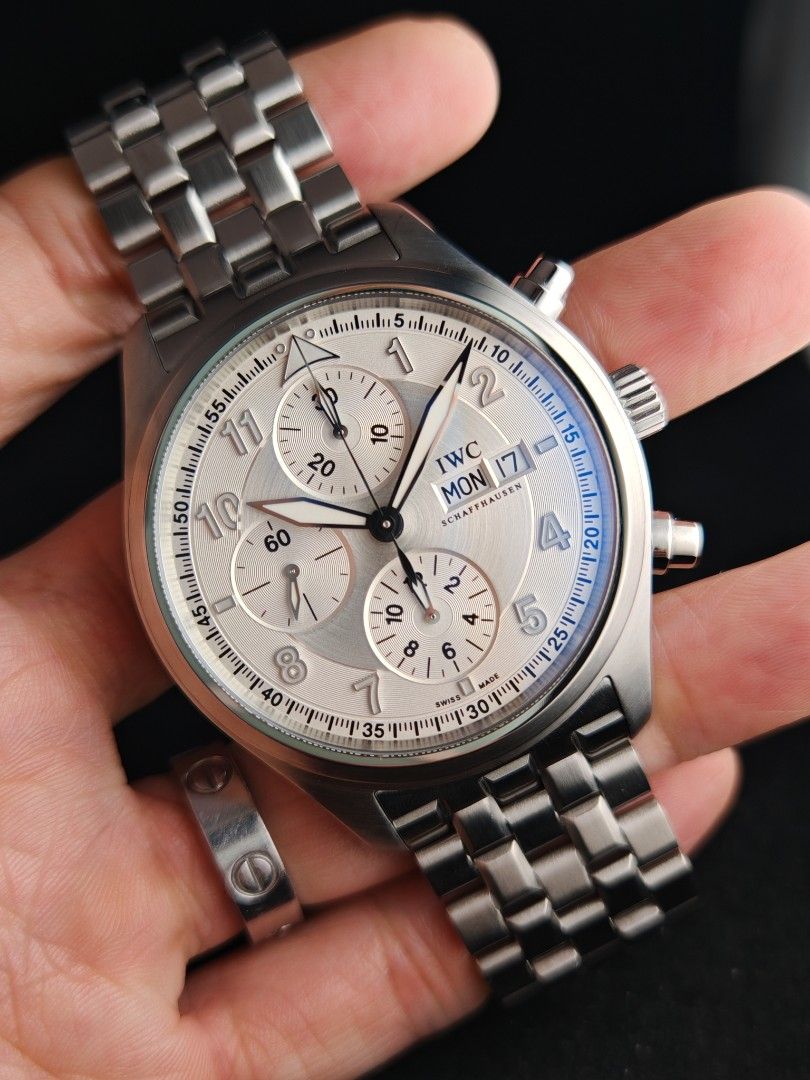 IWC Pilot 3717 Spitfire 42mm (Category: Men's Watches) located in San Juan City. Submitted by MW_888 (Listing ID 1459727344, Image 2). Description: 2022 IWC Pilot Chronograph Spitfire 42mm Ref 3717-05 Automatic 9/10 condition Inclusions: watch, original bracelet fit to approx 7.5" wrist, IWC guarantee card and replacement IWC box *photo reference on 6.5" wrist 240k.