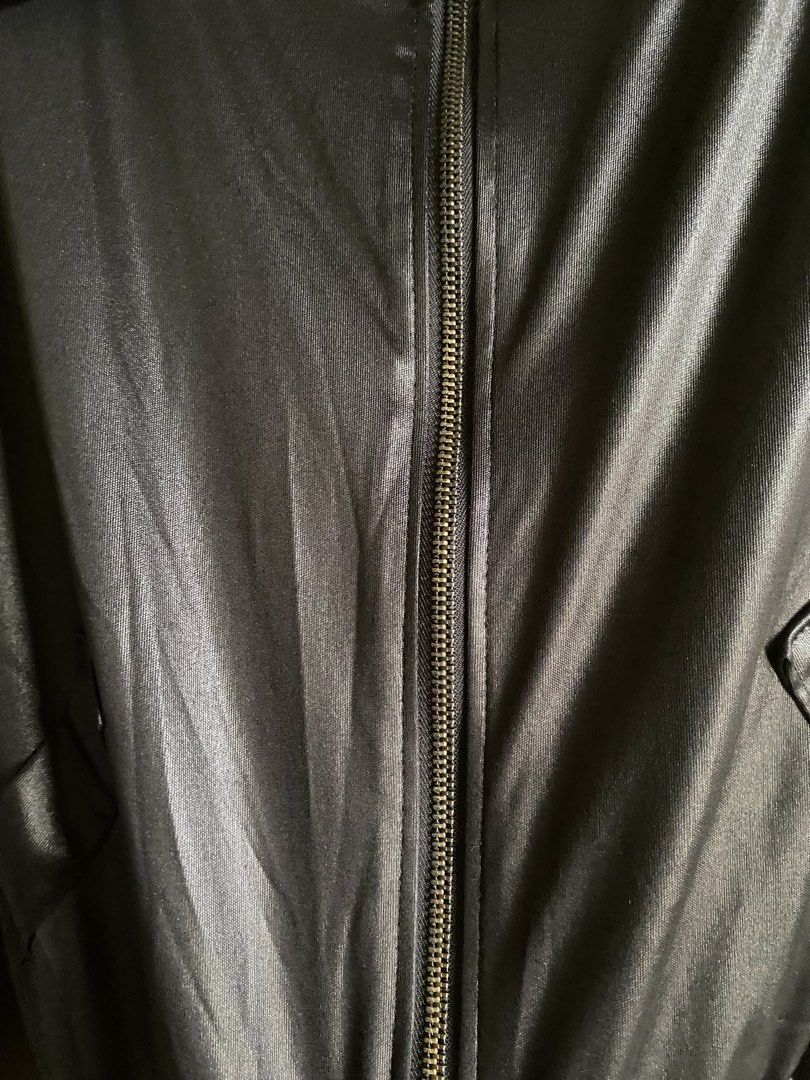 jacket (Category: Coats, Jackets and Outerwear) located in San Pablo. Submitted by dolceamoreytu (Listing ID 1459750838, Image 3). Description: .