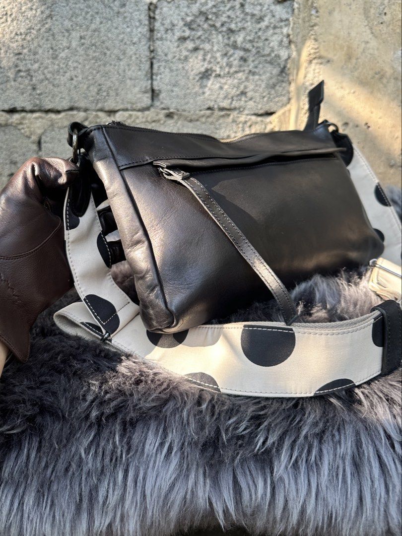 JAPAN Real Leather Unisex bag. (Category: Cross-body Bags) located in Cagayan de Oro. Submitted by kjcartier26 (Listing ID 1459807851, Image 2). Description: Authentic, Legit, Flawless.❤️.