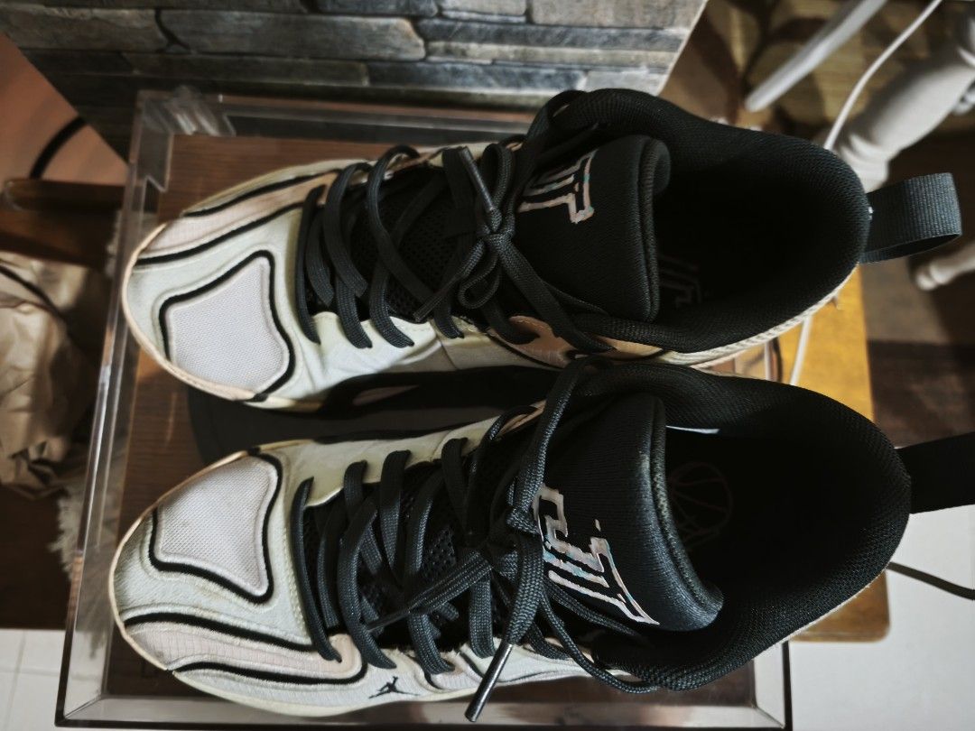jayson tatum 3 shoes (Category: Sneakers) located in Santa Rosa. Submitted by royalearth.219 (Listing ID 1459785280, Image 2). Description: Jordan basketball shoes. Unique colorway. Lace-up closure. Good for playing basketball or casual wear. Shows some signs of wear but still has plenty of life left. Grab these for your next game..