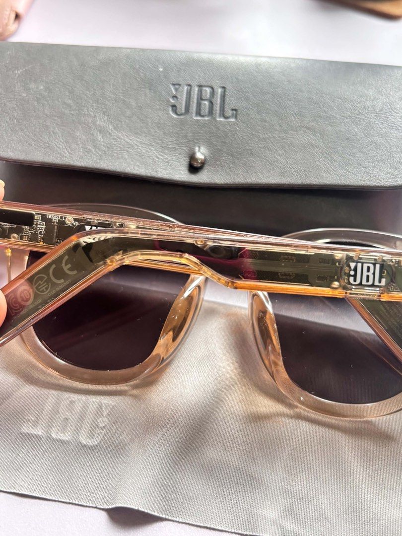 JBL Soundgear Frame Round (Category: Other Gadgets) located in Manila. Submitted by vintage.maem (Listing ID 1459742700, Image 2). Description: - Bought originally for ₱9499 - Brand new condish - Used once only - Complete inclusions - Selling this for my bff.