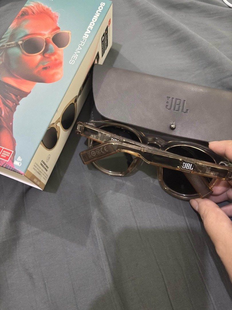 JBL Soundgear Frame Round (Category: Other Gadgets) located in Manila. Submitted by vintage.maem (Listing ID 1459742700, Image 3). Description: - Bought originally for ₱9499 - Brand new condish - Used once only - Complete inclusions - Selling this for my bff.