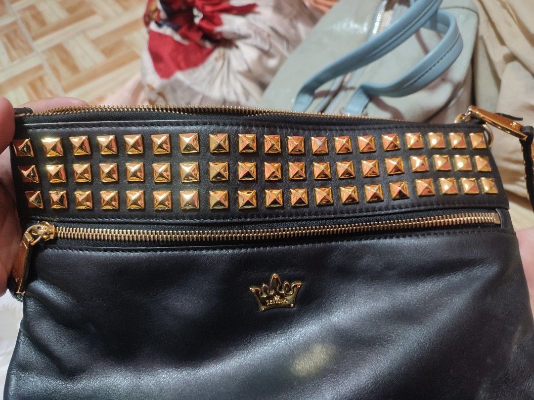 Jestina Sling Bag in Medium size (Category: Cross-body Bags) located in Cavite. Submitted by momandbabypreloved24 (Listing ID 1459817050, Image 2). Description: .