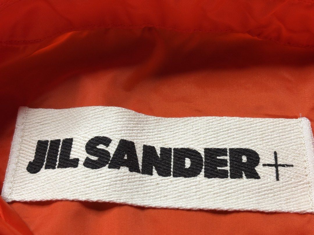 Jil Sander Nylon Coach Jacket (Category: Coats, Jackets and Outerwear) located in Valenzuela. Submitted by telagram (Listing ID 1459817904, Image 2). Description: .