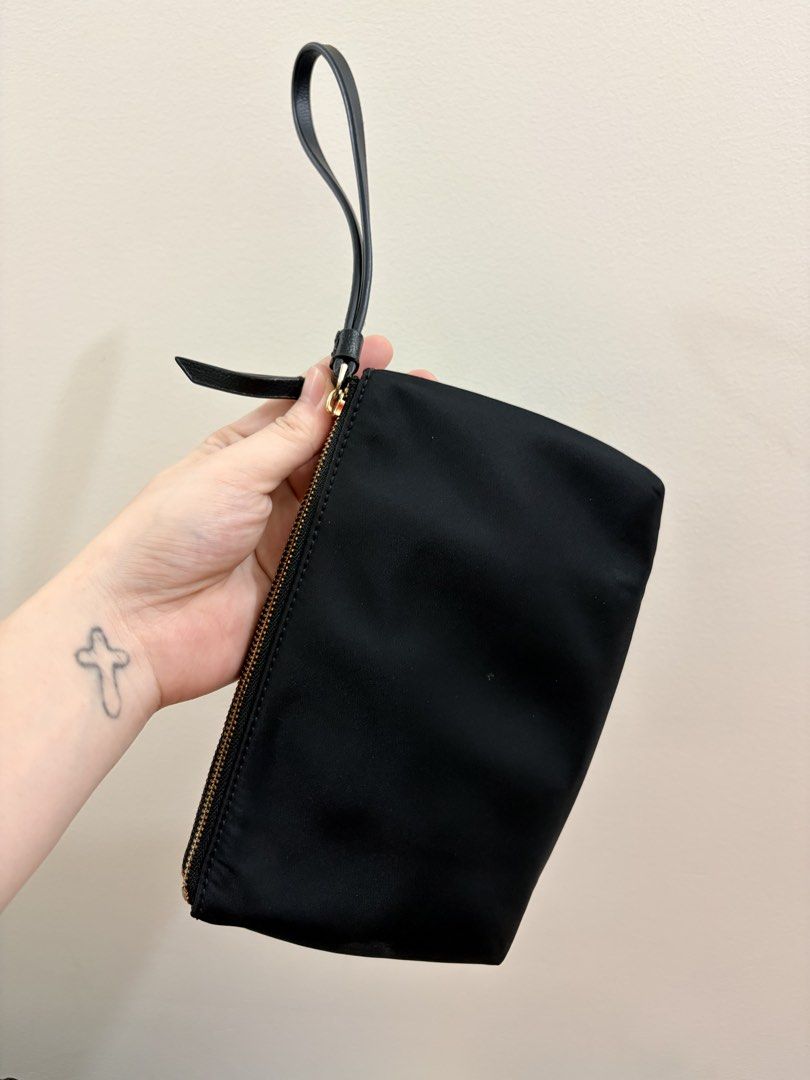 Kate Spade Nylon Double Zip Wristlet (Category: Purses & Pouches) located in Bulacan. Submitted by roxanneio (Listing ID 1459749057, Image 3). Description: .