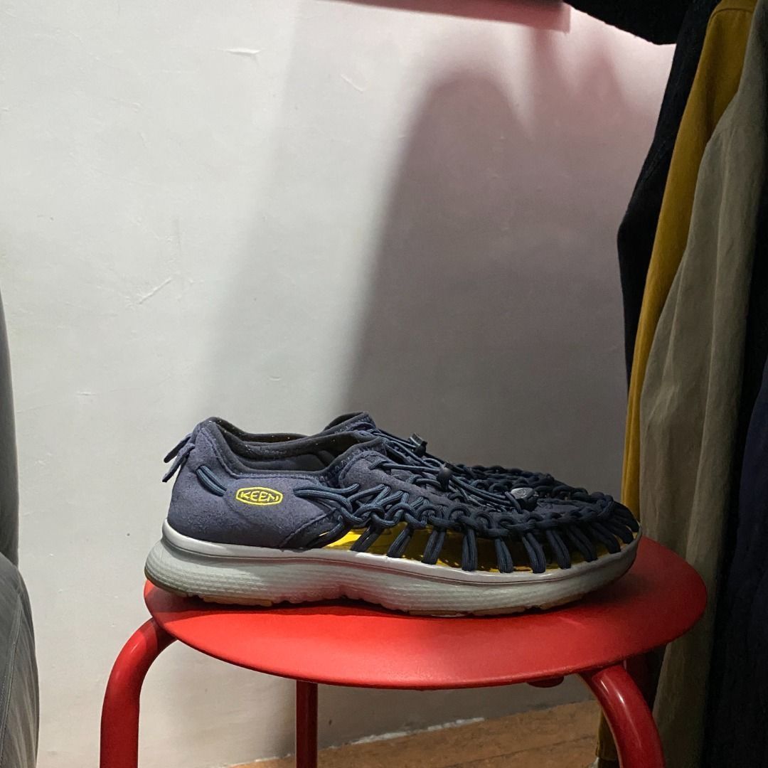 Keen Uneek O2 37 (Category: Sandals) located in Antipolo. Submitted by bentakahitanoano (Listing ID 1459759717, Image 2). Description: Still in good condition Size 37EU - 23.5CM Normal sign of usage The KEEN Uneek O2 is a hybrid sneaker-sandal known for its innovative two-cord construction that adapts to the shape of your foot for a custom fit. Outdoor Adventures: Suitable for light hiking, trail walking, and trekking thanks to their stable desig