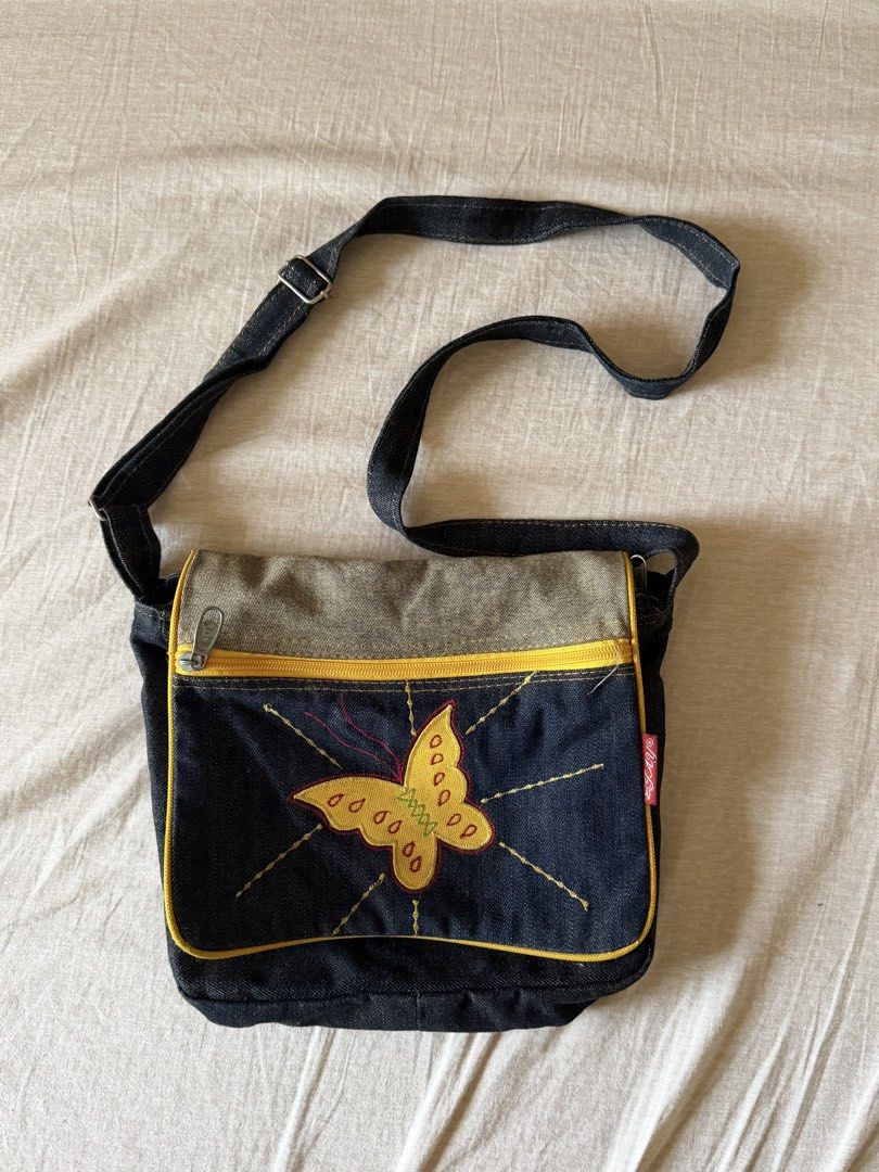 Kids’ Sling Bag (Category: Carriers & Slings) located in Paranaque City. Submitted by shopsuey.2021 (Listing ID 1459704551, Image 1). Description: .