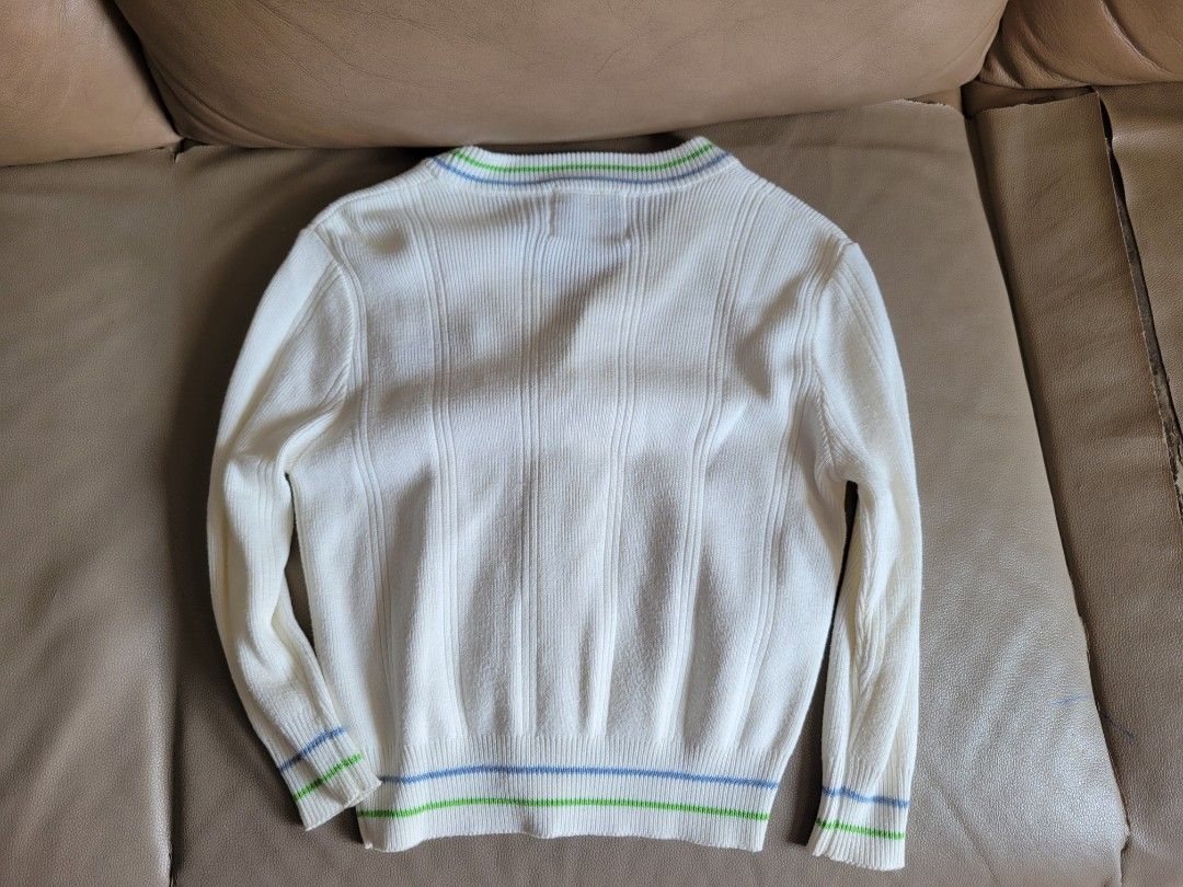 YWCA kindergarden uniform女青 校服 （分類：嬰兒及小童流行時尚）位於 Hong Kong。 由 reborntoreuse 提交（商品編號 1459769350，圖片 2）。簡介： YWCA 夏天冷衫 尺寸110 新淨 。