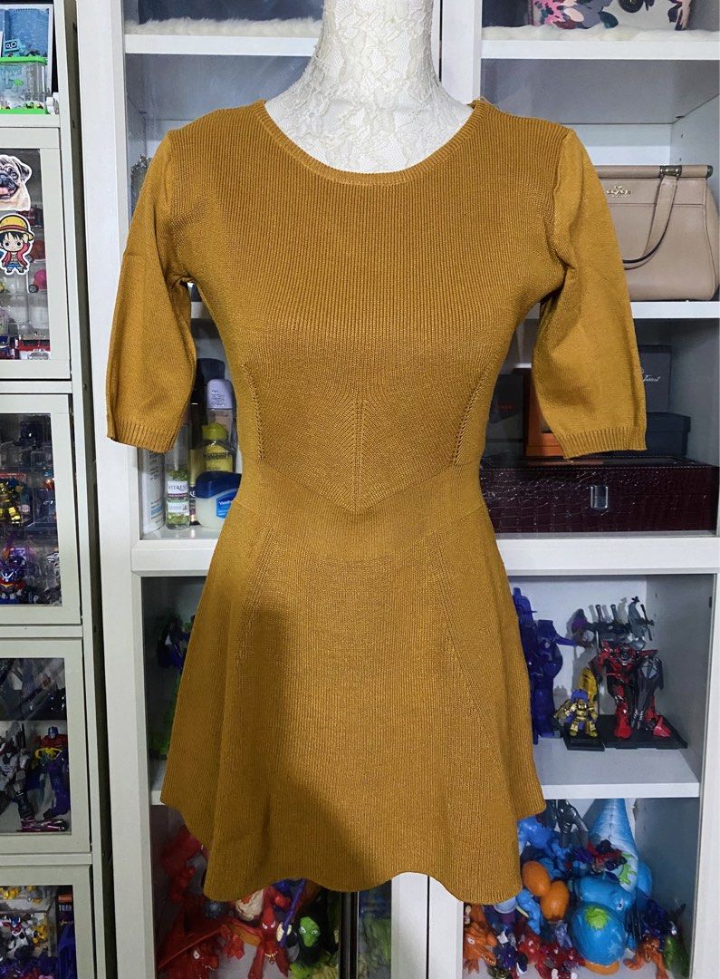Knitted Mini Dress (Category: Dresses) located in Manila. Submitted by glen_n (Listing ID 1459852897, Image 1). Description: Knitted Mini Dress Super flattering knitted mini dress with half-sleeves. Fits body shape nicely and adds a cozy yet stylish vibe to your outfit. Size: Best fit Small Waist: 26 Length: 29” Color: Mustard Yellow / Honey Gold Preloved - Good condition with normal signs of wear/wash. ❌NO When worn ❌NO Sh0pee checkout ❌ Strictl