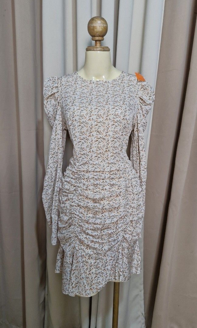 L: Shein Dress (Category: Dresses) located in Calabanga. Submitted by deniseallyson (Listing ID 1459833380, Image 1). Description: .