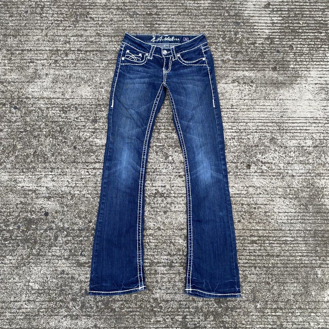 la idol low slim boot cut jeans (Category: Jeans) located in Taguig. Submitted by xi_xxix1129 (Listing ID 1459779289, Image 1). Description: la idol low slim boot cut jeans waist 26-28” length 39” hem 8” vgood condition unnoticeable stains check each pic 549php +sf no cod malate manila location 📩📩📩.