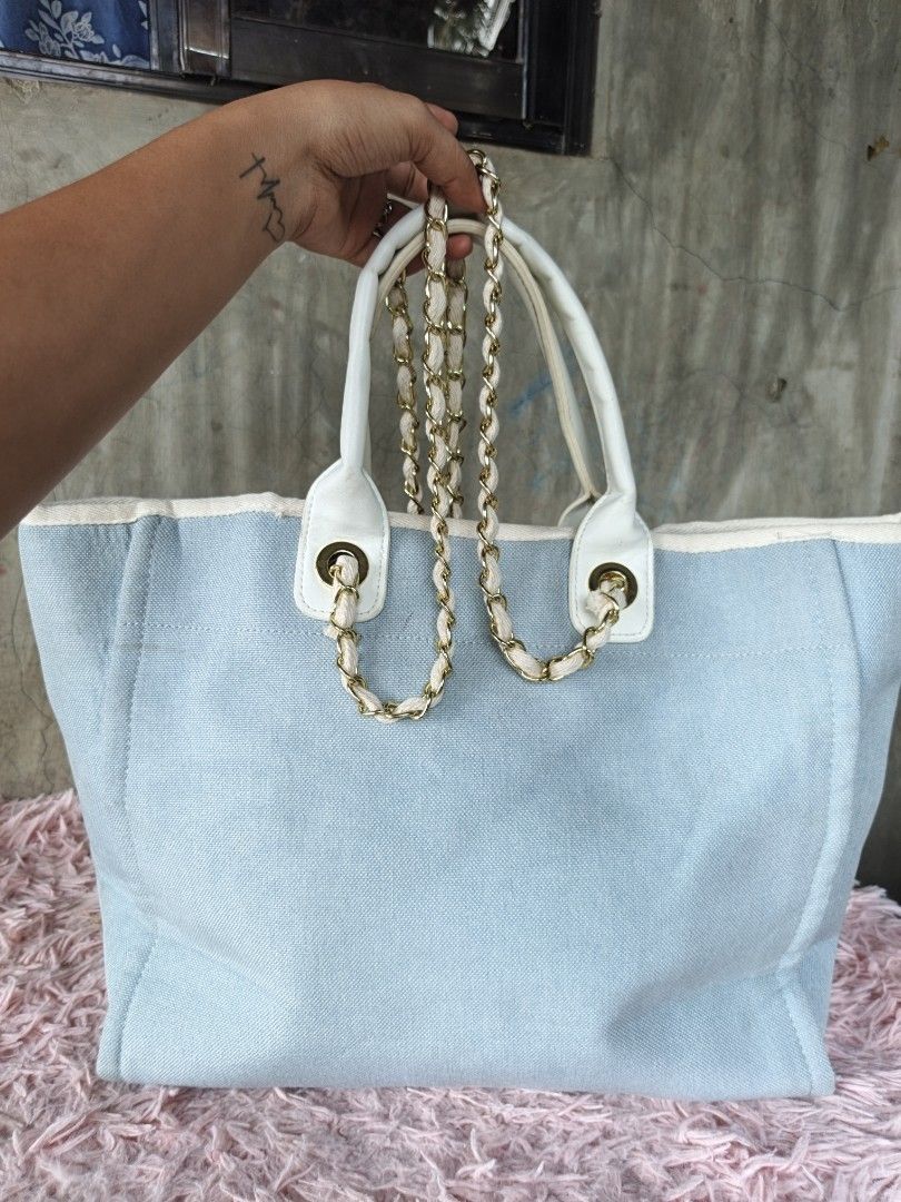 Large OTG denim mix leather (Category: Shoulder Bags) located in Manila. Submitted by ukay-ukaybylyn (Listing ID 1459708467, Image 2). Description: good condition💯 large size ang flaws nasa 2 last picture pero natatanggal yan need wash lang.